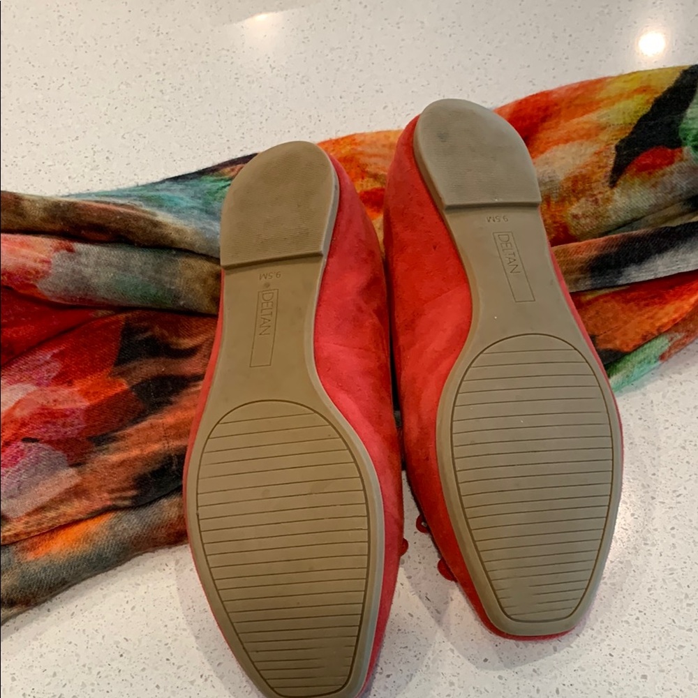 Women's Red Ballet Flats - Picture 6 of 12
